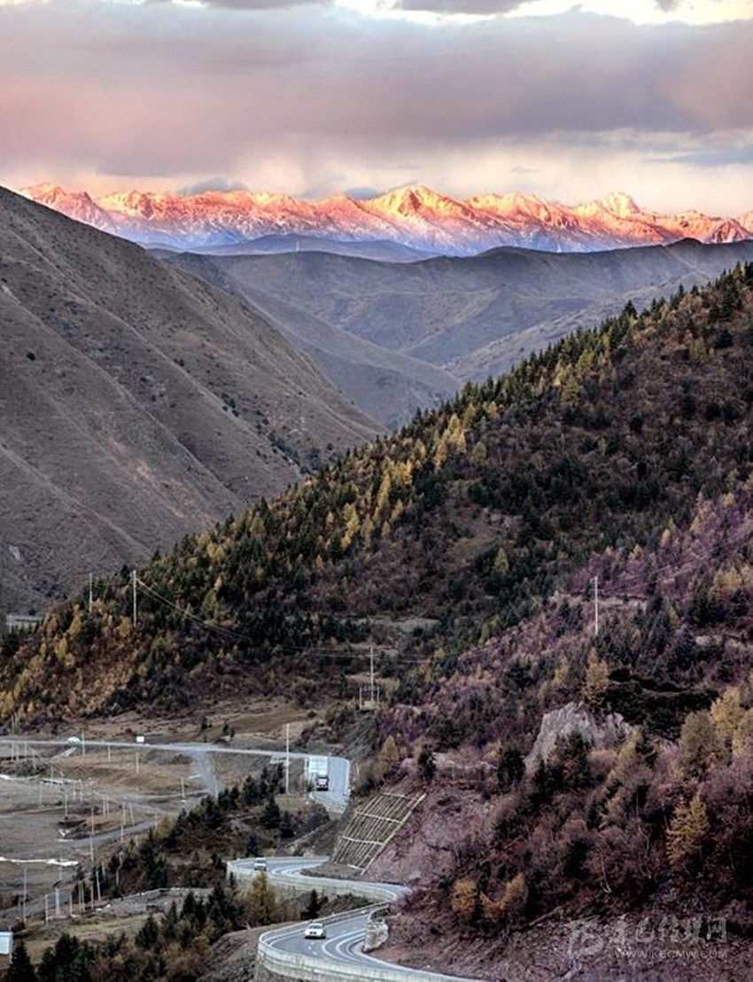 公路都這么美，你在川西高原到底錯過了多少風(fēng)景？