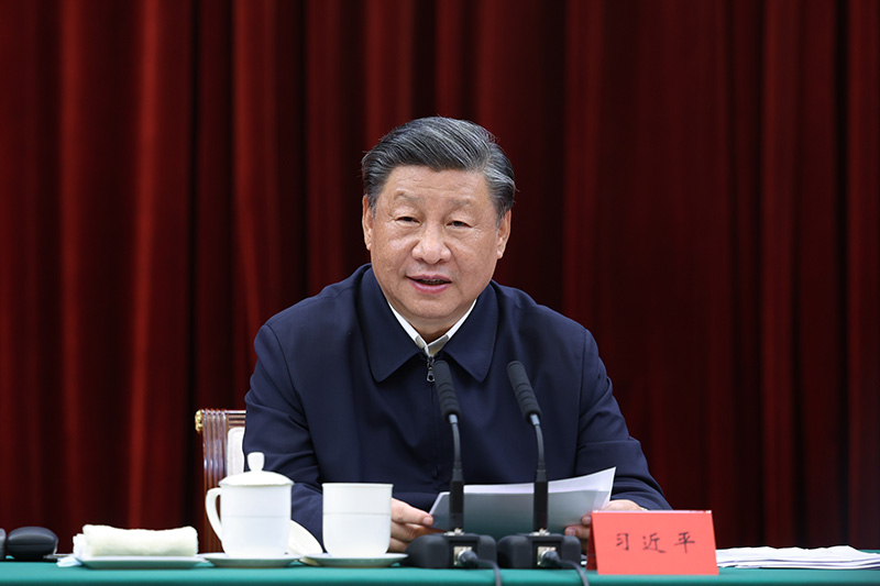 2023年10月12日下午，中共中央總書記、國(guó)家主席、中央軍委主席習(xí)近平在江西省南昌市主持召開進(jìn)一步推動(dòng)長(zhǎng)江經(jīng)濟(jì)帶高質(zhì)量發(fā)展座談會(huì)并發(fā)表重要講話。新華社記者 鞠鵬 攝